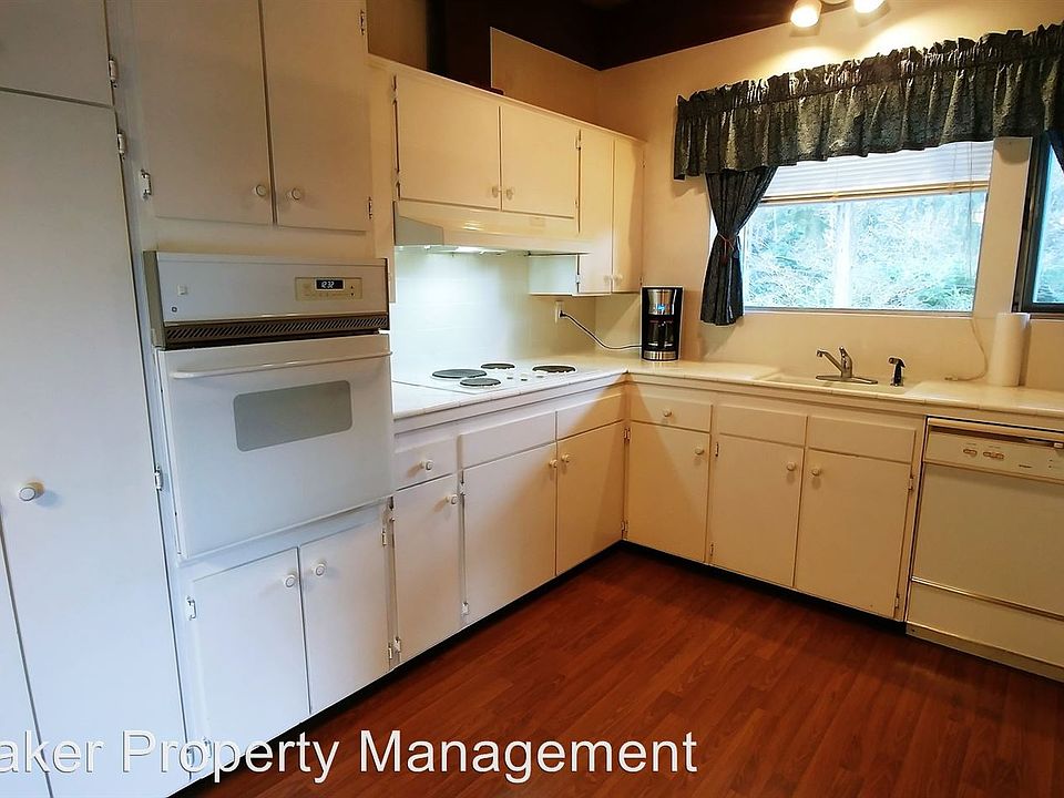1st image of 2735 Vista Pl W