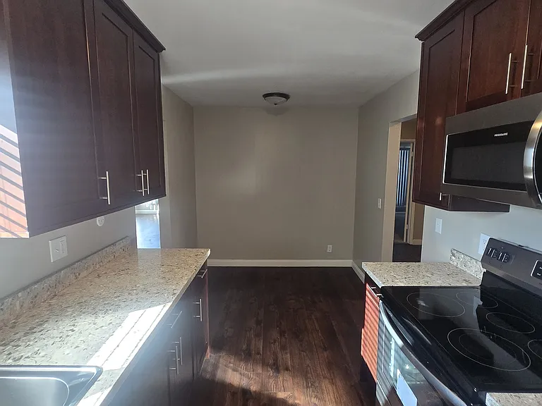 520 Van Buren Avenue — Photo 125