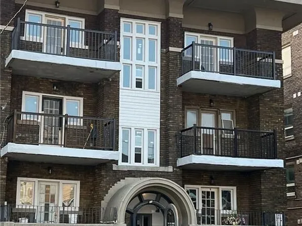 8 Tisdale St S, Hamilton, ON