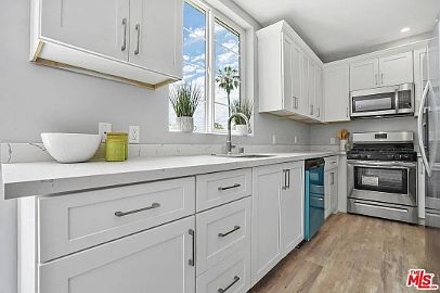 5th image of 1111 Echo Park Ave #401