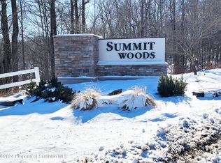 161 Woodland Dr, Moscow, PA 18444