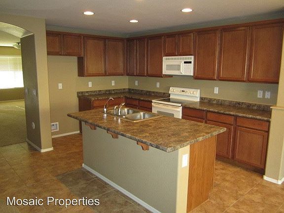 3rd image of 38677 N Alamo Ct