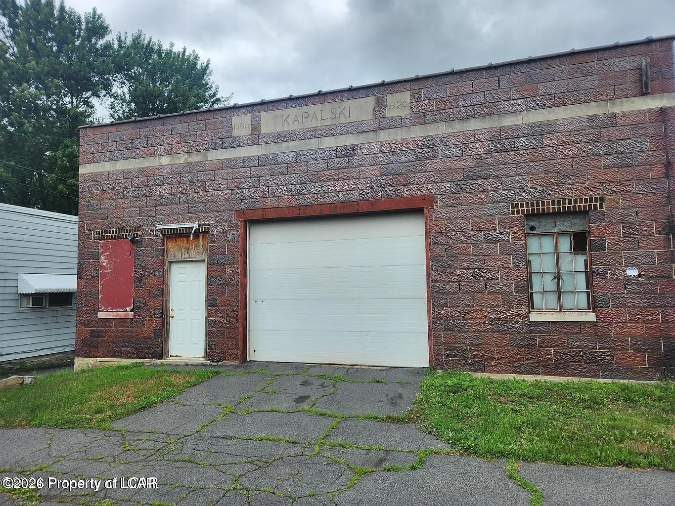 Studio, 2400 sqft, $700 — Photo 3
