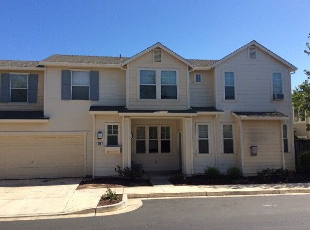 1st image of 664 Gardenia Pl