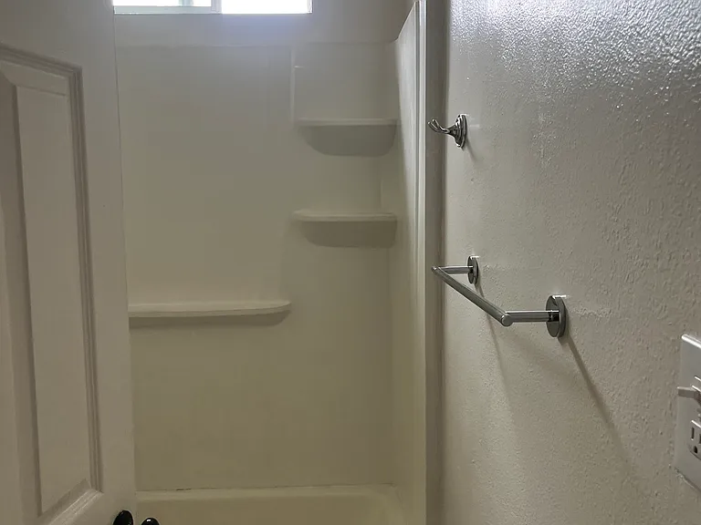 1415 Simmons Ave #1 — Photo 5