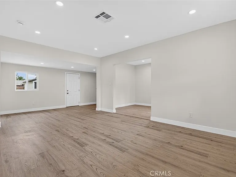 7359 Louise Ave — Photo 6