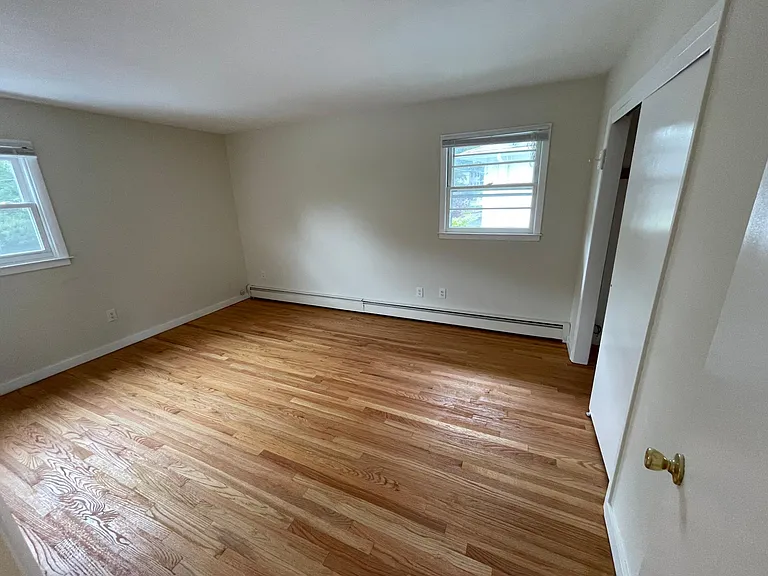 1533 Saint Georges Ave #2 — Photo 10