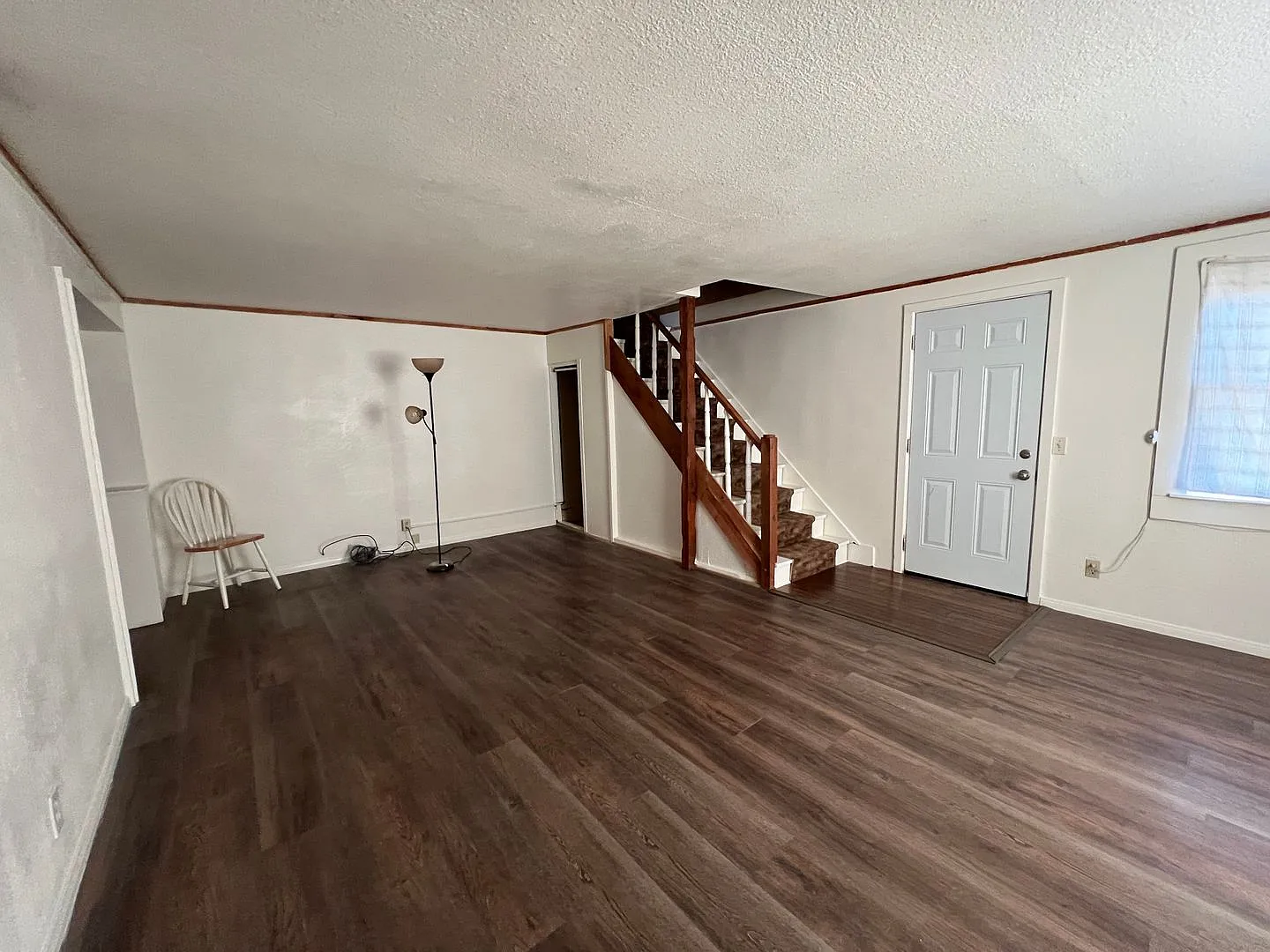 Cozy 3 Bed/1 Bath, With a White Picket Fence — Photo 3