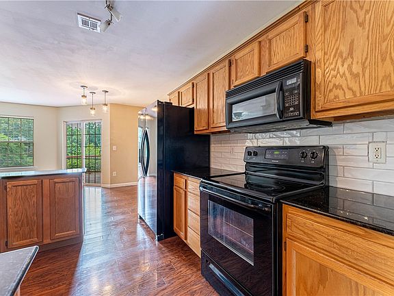 2nd image of 9 Cranfield Dr