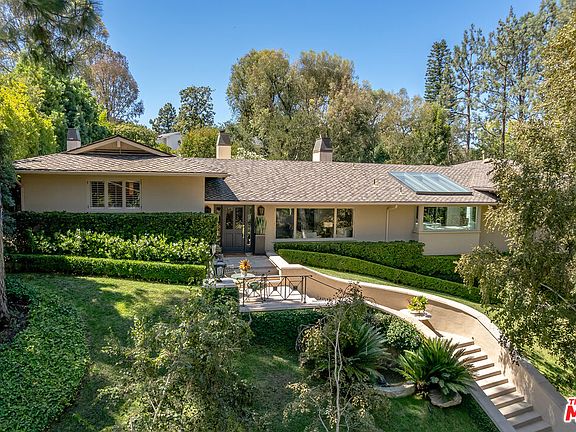 3rd image of 3235 Oakdell Ln