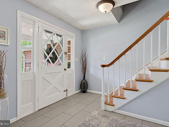 5th image of 33 Erindale Dr