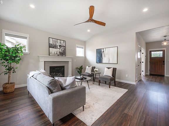 4th image of 1067 Lupine St