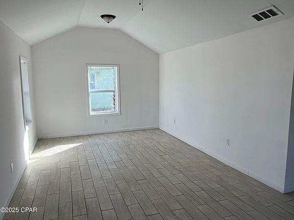 4th image of 1603 Louisiana Ave