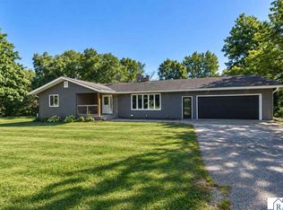 1011 N Cordova Ave, Le Center, MN 56057