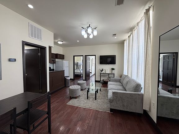 5th image of 217 N 11th St APT 501
