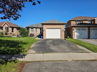 23 Morton Cres, Barrie, ON L4N 7T4