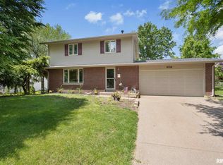 2712 Avalon Dr, Bettendorf, IA