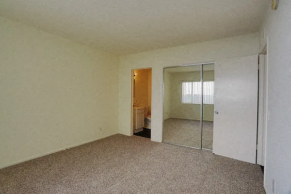 Ravencrest Apartments 2 — Photo 8