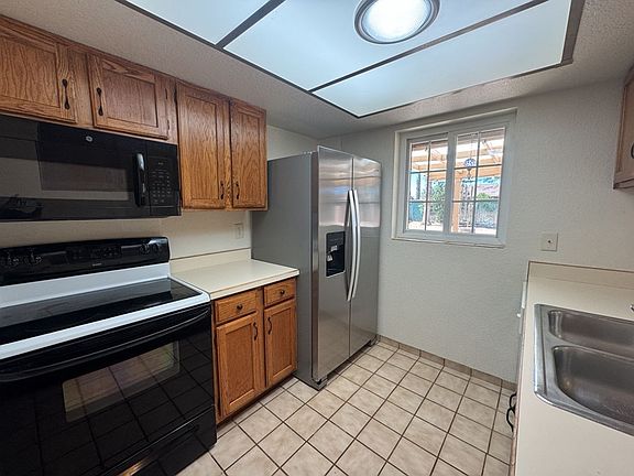 5th image of 1205 Cottonwood Dr