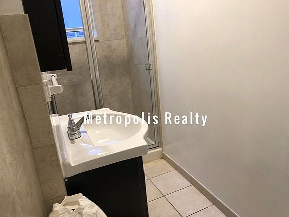5th image of 23-22 28th St #2