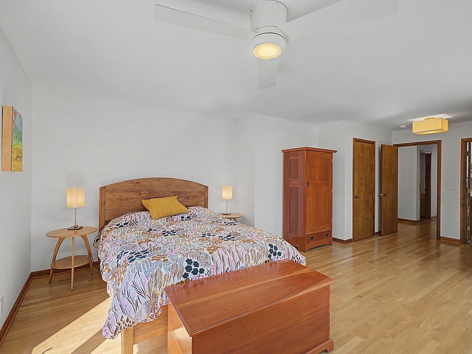 29th image of this home