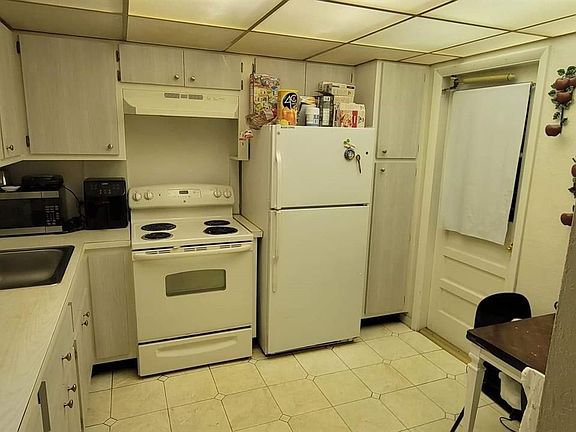 2nd image of 445 NE 195th St APT 325