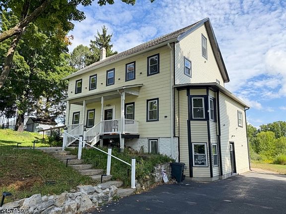 3rd image of 17 Maple Grange Rd #1