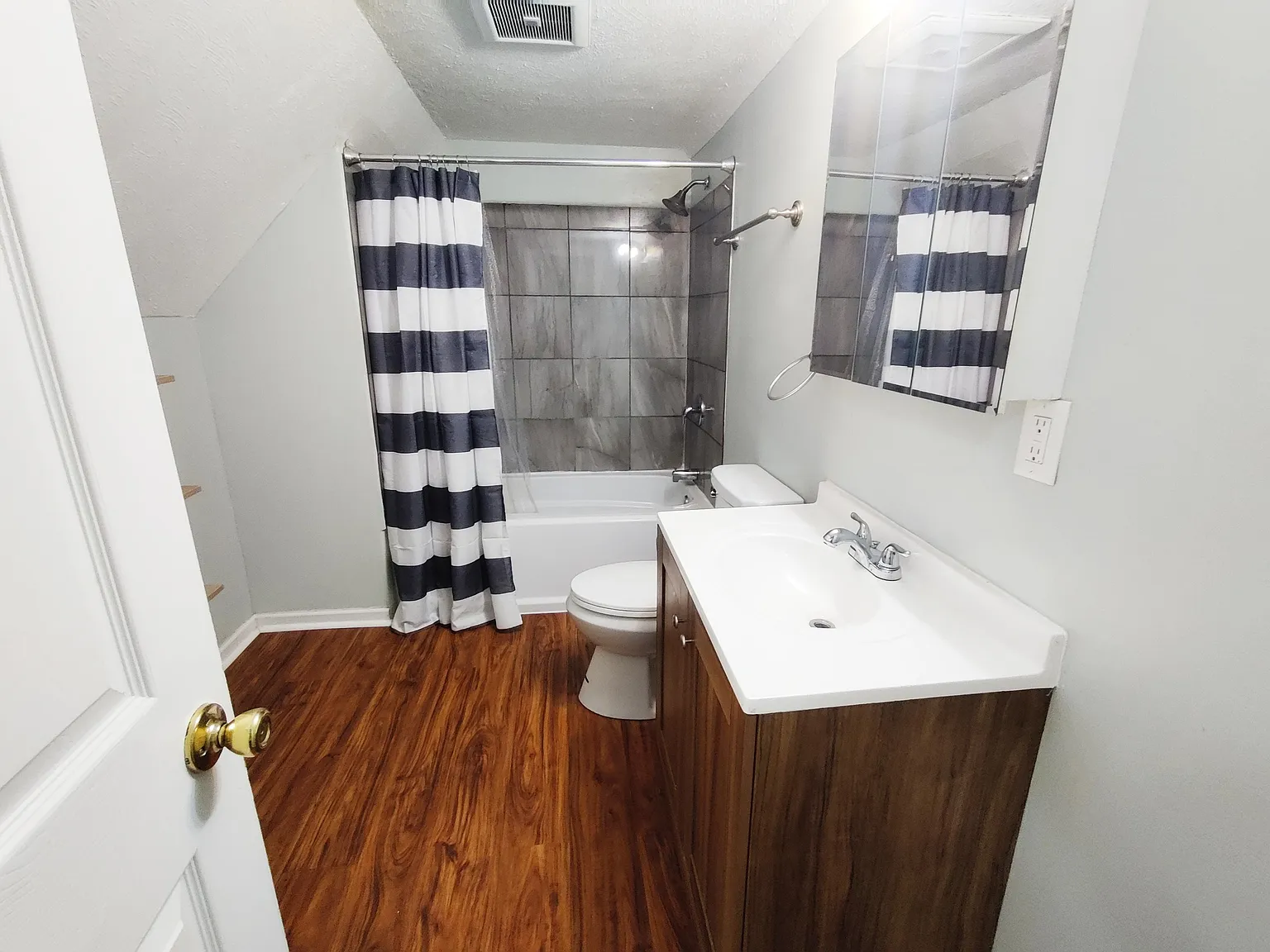 4 bed, 3.0 bath, 1450 sqft, $728 — Photo 3