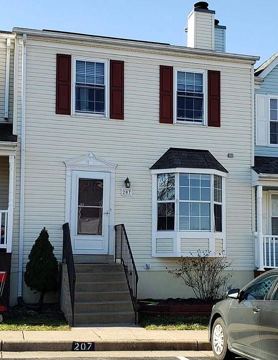 1st image of 207 Westminster Ln