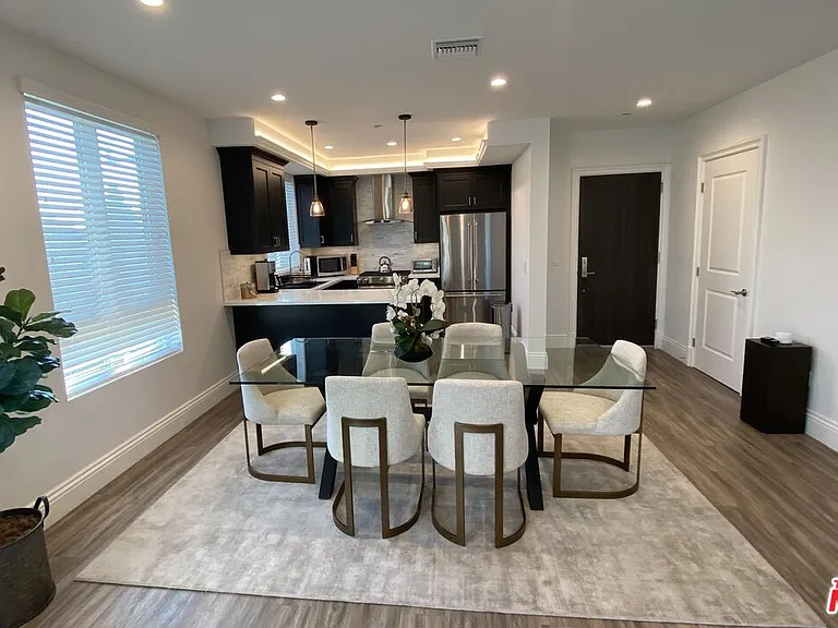 8700 Chalmers Dr #Penthouse 401 — Photo 11