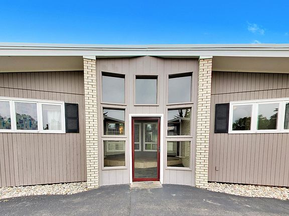 3rd image of 210 Hartway Ct