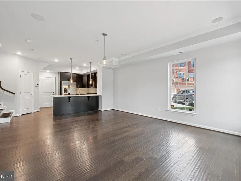 200 Murdoch Sq SE — Photo 12