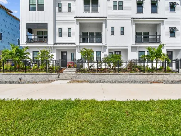 1622 Springwell Ln, Sarasota, FL 34240