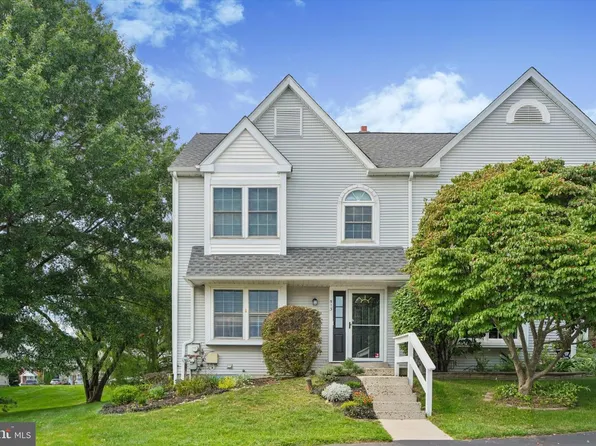 513 Carousel Cir, Norristown, PA 19403