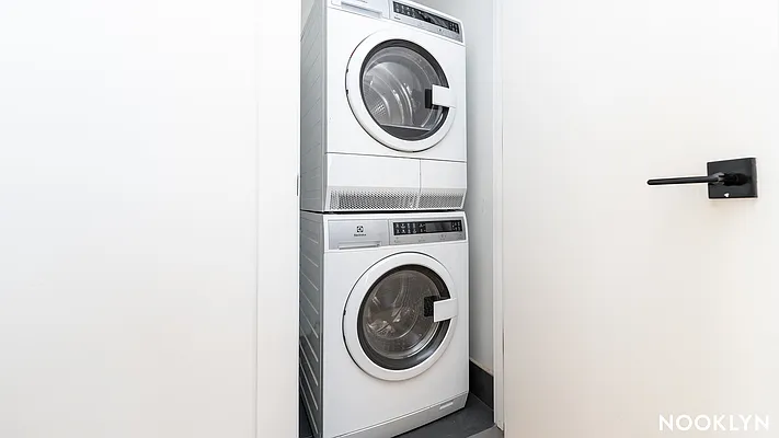 Rented by Nooklyn NYC LLC | media 24