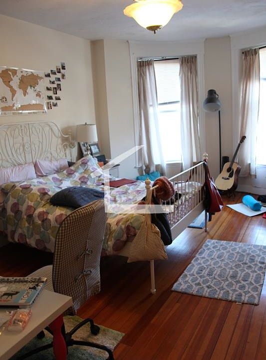 2nd image of 1116 Commonwealth Ave APT 03