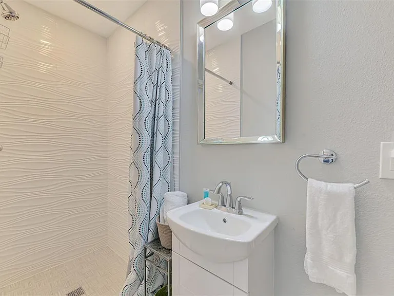 2400 N Beach Rd #17 — Photo 38