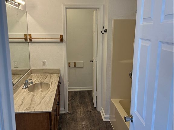 5th image of 1004 N 40th St APT 2
