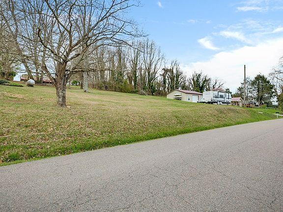 3rd image of Avenue Ln