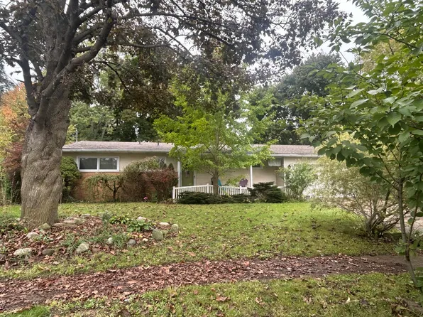 337 Alexander Dr, Adrian, MI 49221