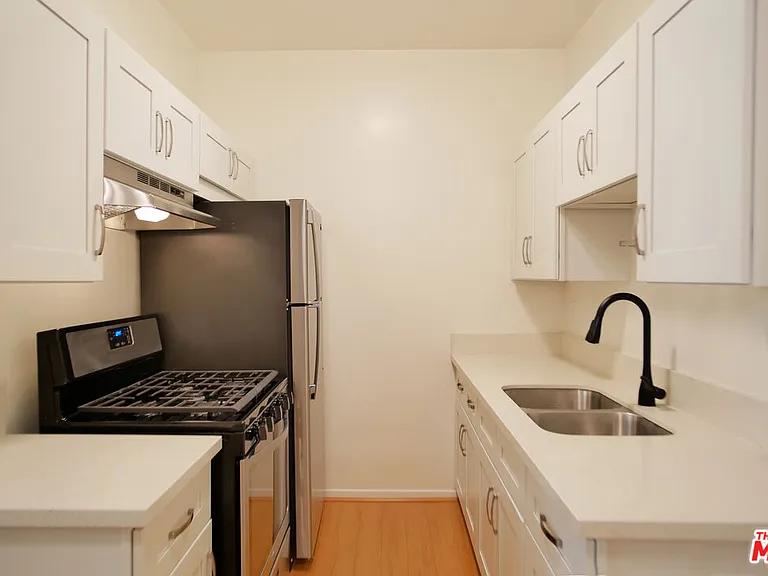 611 S Cloverdale Ave #106 — Photo 9