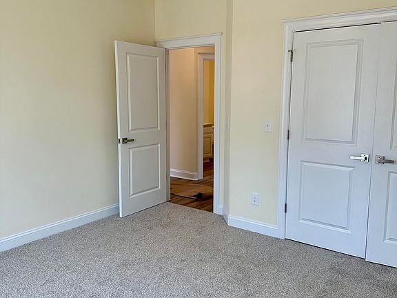 5th image of 1021 Birchwood Drive