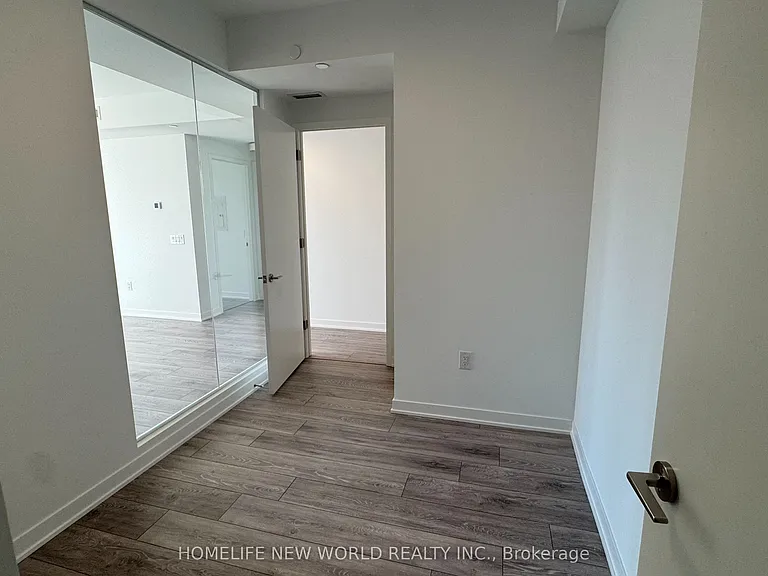 10 Oak St #1907 — Photo 9