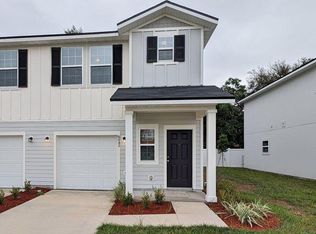 6042 Carolines Ct, Jacksonville, FL 32277