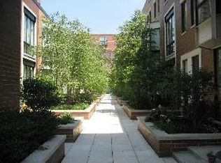 660 W Fulton St, Chicago, IL 60661