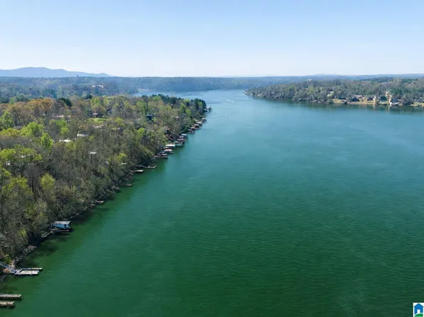 84 River Terrace Dr, Talladega, AL 35160