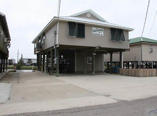 127 Romes Ln, Grand Isle, LA 70358