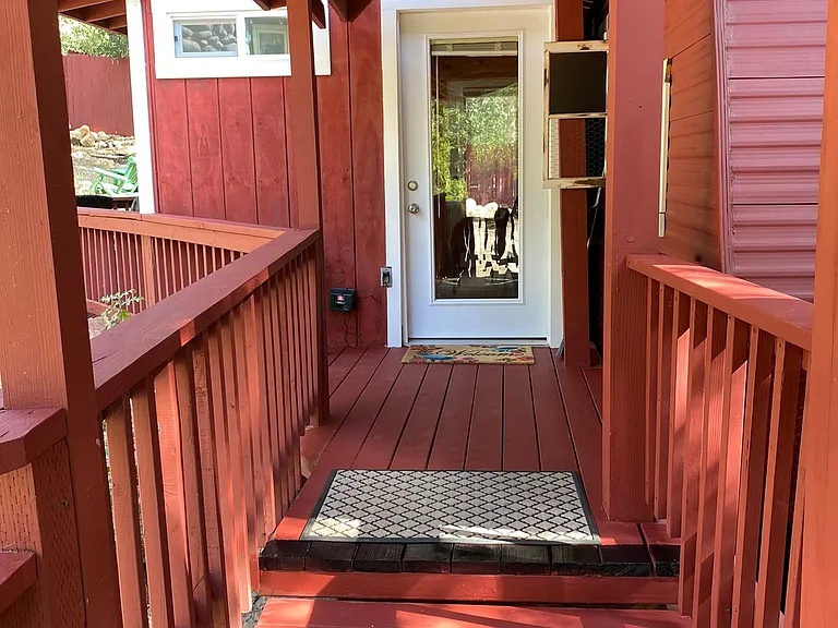 Covered walkway to the front door.