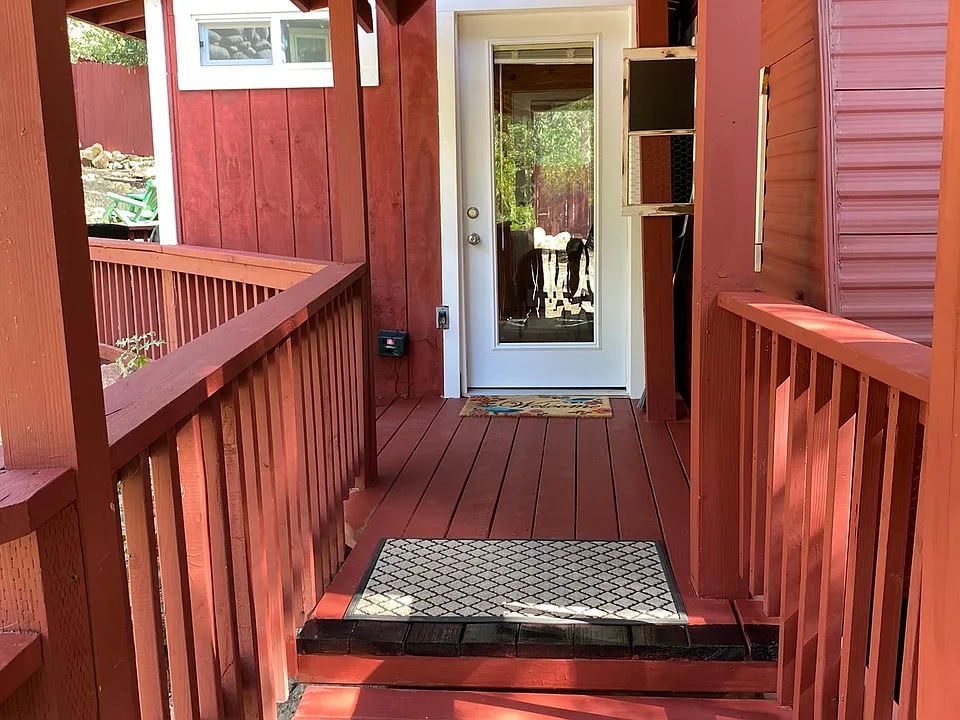 Covered walkway to the front door.