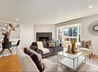 210 Boylston Ave E APT 205, Seattle, WA 98102